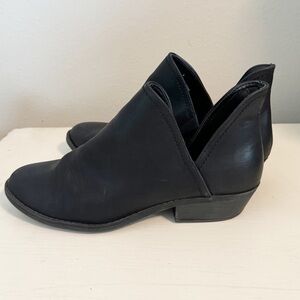 Black Ankle Booties Universal Thread Size 9